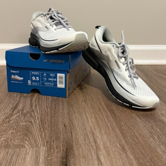 NEW Brooks White & Gray Trace 3 Running Shoes with Cushioned Sole | Size 9.5 - Picture 1 of 4